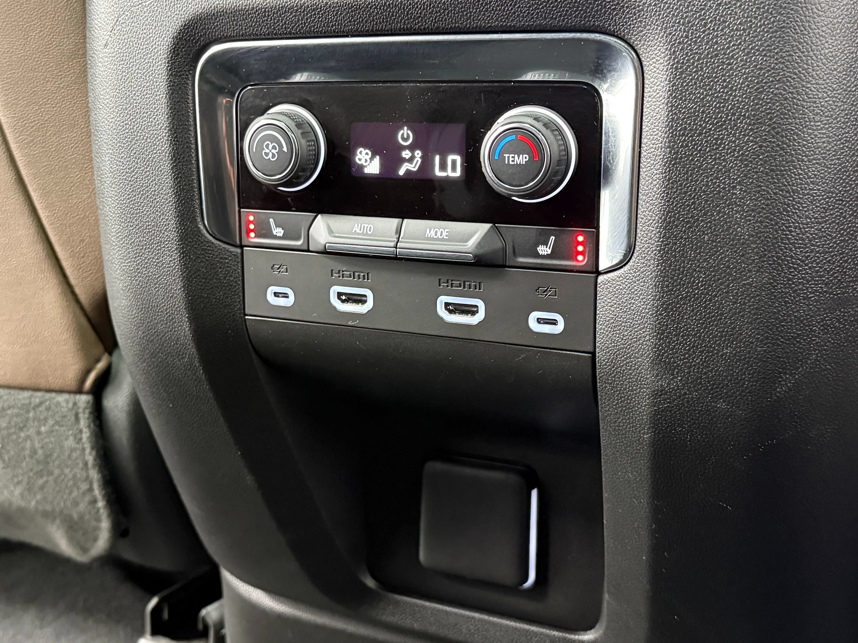 Used 2023 Chevrolet Tahoe High Country w/ Advanced Technology Package AWD/4WD image 40