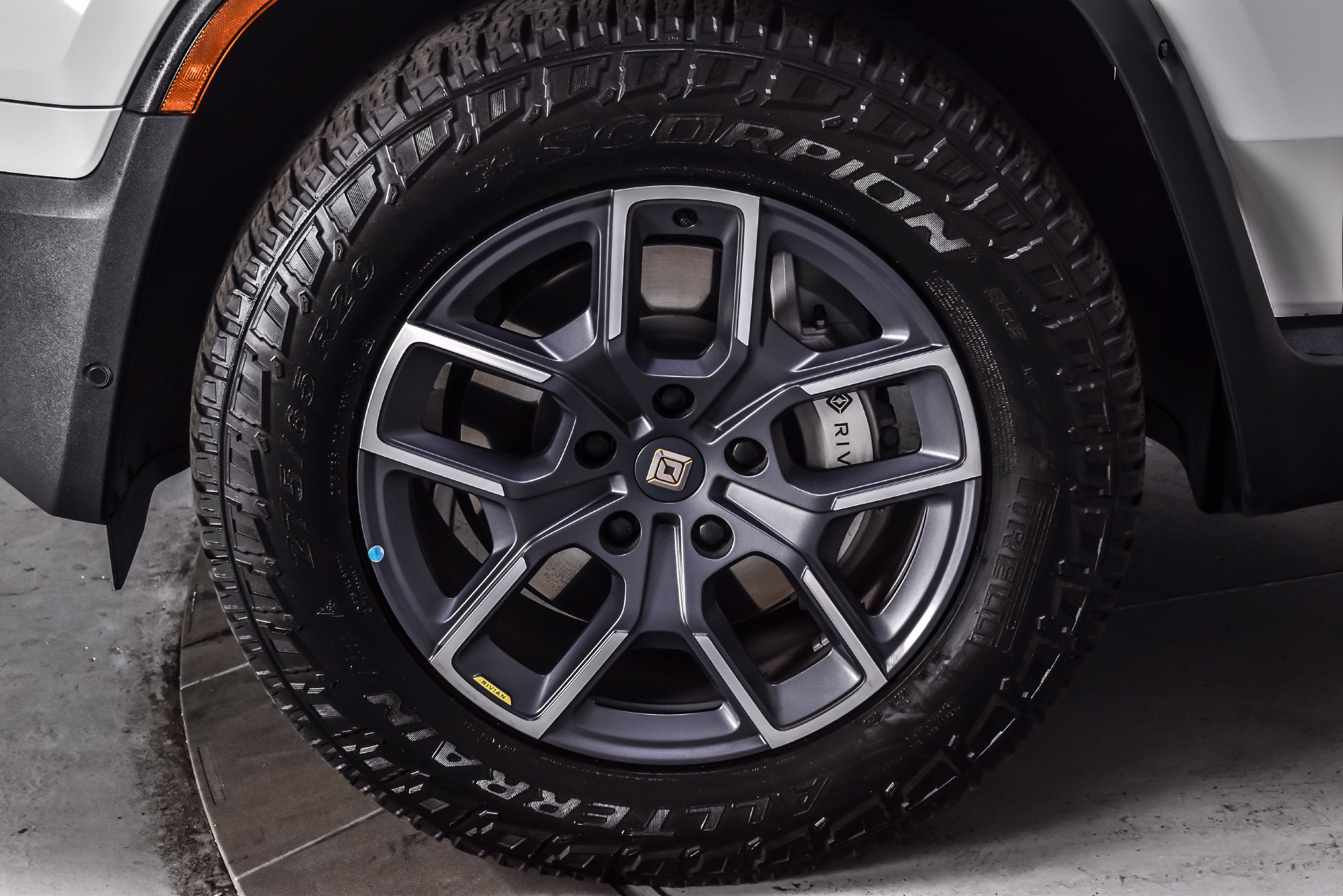 Used 2023 Rivian R1T Adventure Dual AWD/4WD image 7