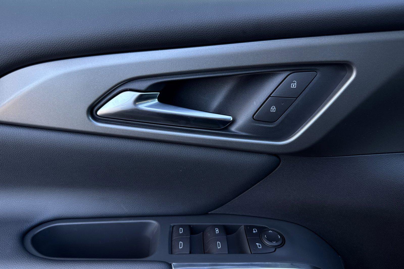 New 2026 Chevrolet Traverse LT image 13