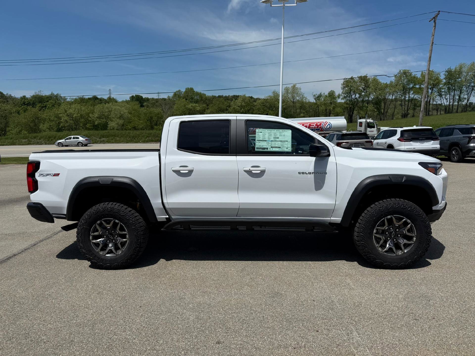 New 2026 Chevrolet Colorado ZR2 w/ Technology Package AWD/4WD image 6