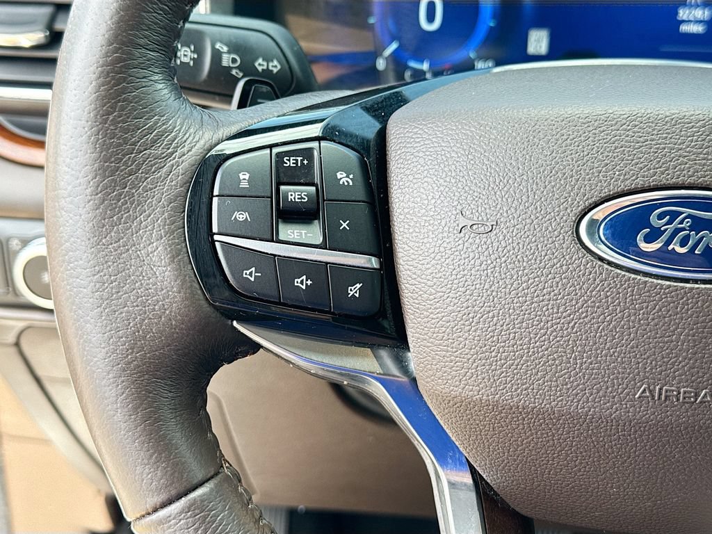 Used 2021 Ford Explorer King Ranch w/ Premium Technology Package AWD/4WD image 12