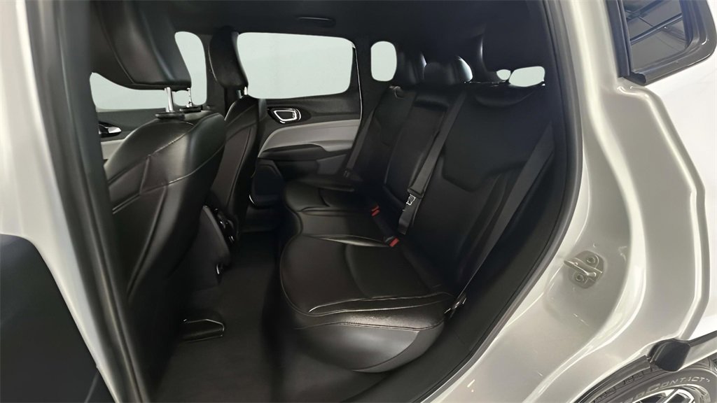 Used 2024 Jeep Compass Limited image 16