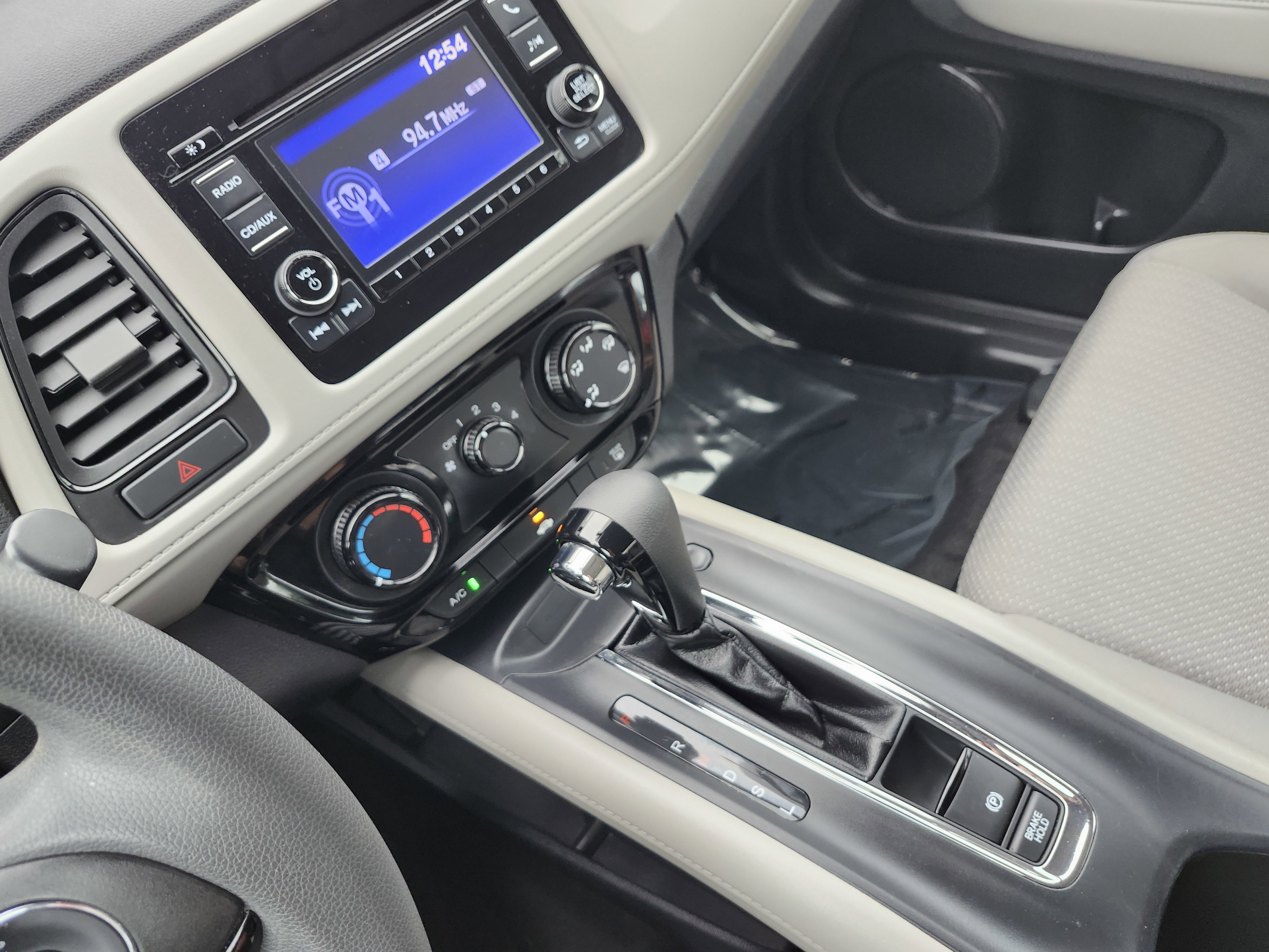 Used 2016 Honda HR-V LX image 27