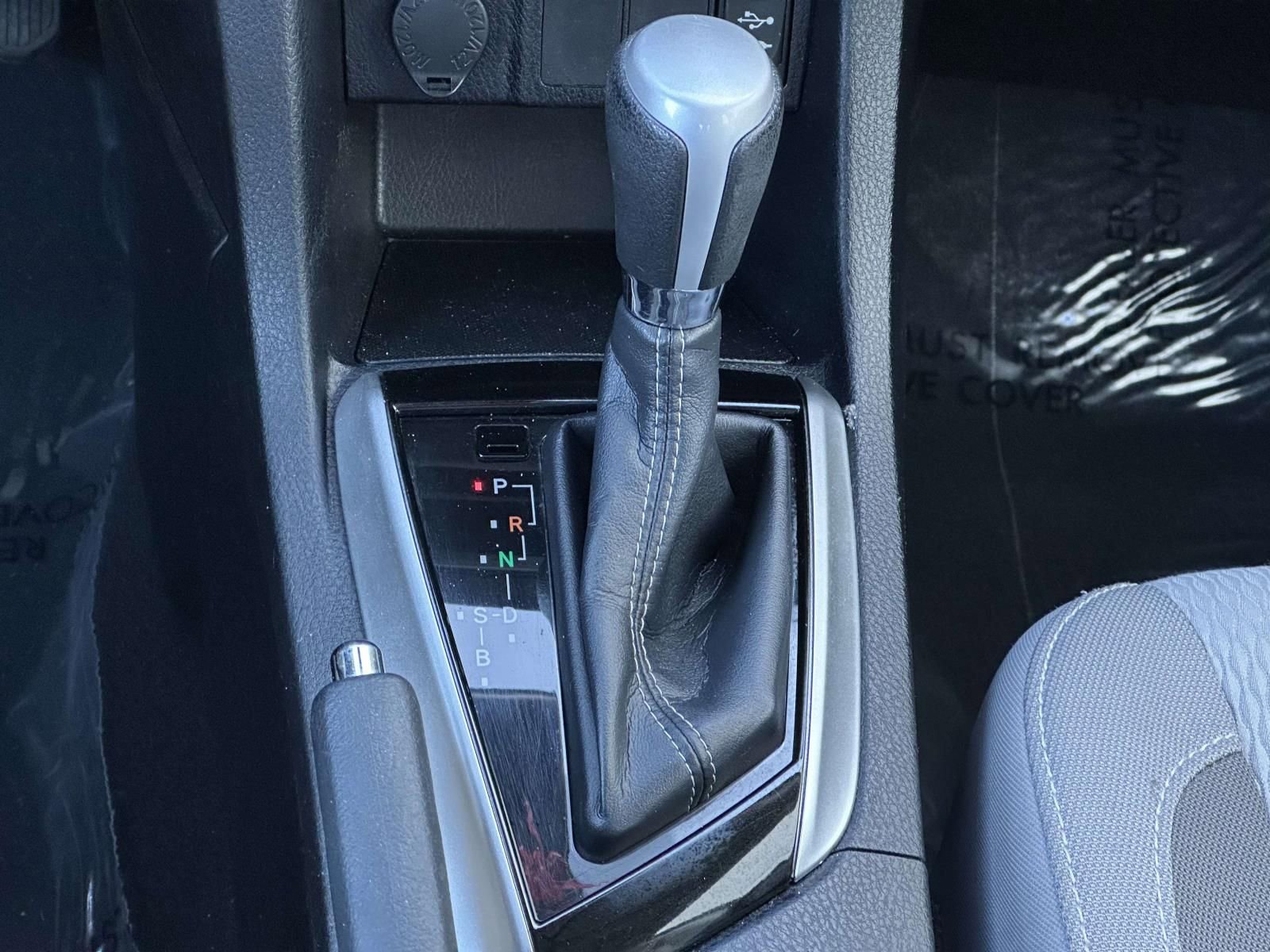 Used 2018 Toyota Corolla LE image 21