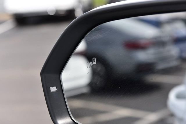 Used 2023 Volkswagen Atlas Cross Sport SE w/ Black Wheel Package image 10