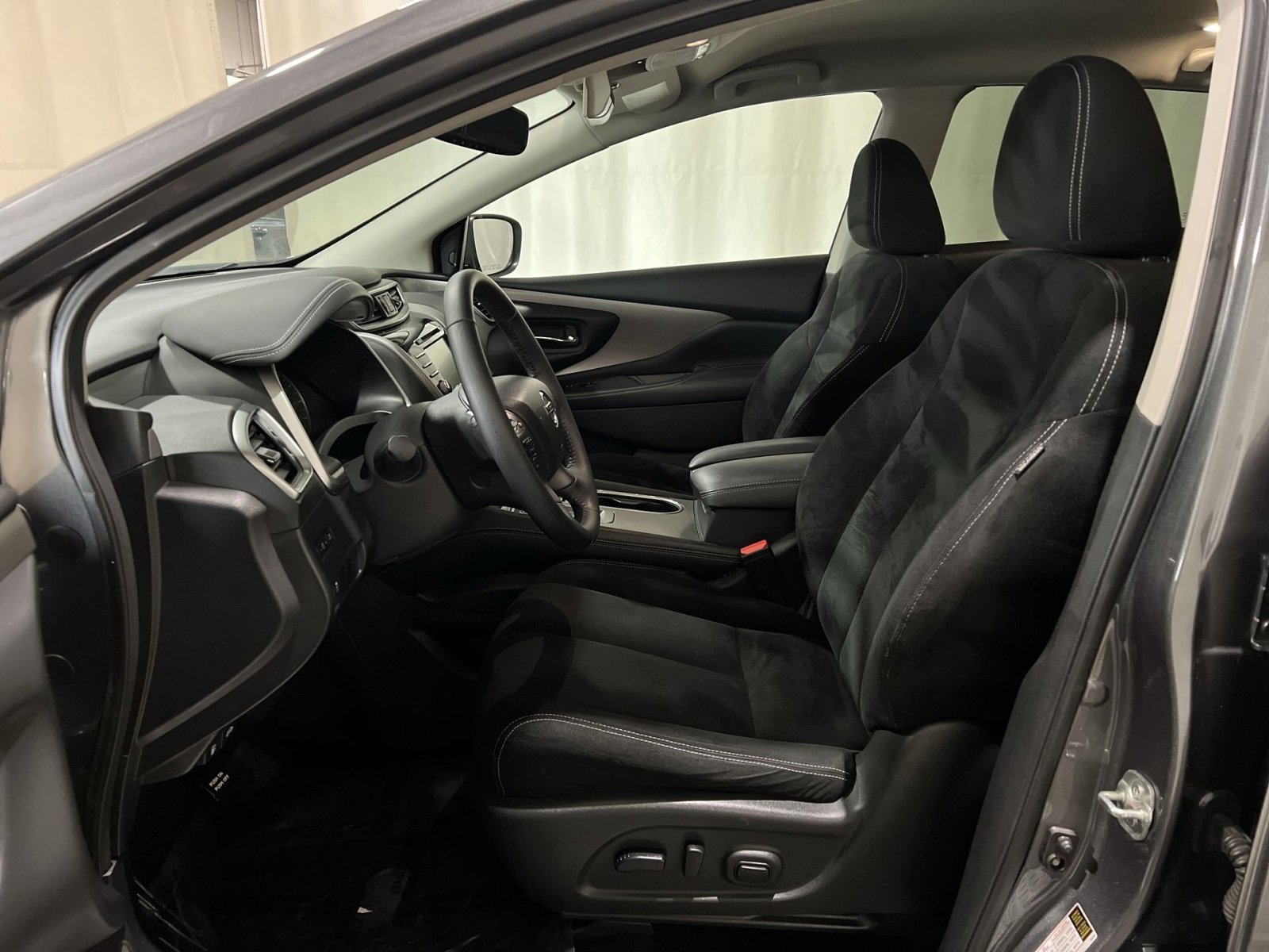Used 2019 Nissan Murano SV AWD/4WD image 18