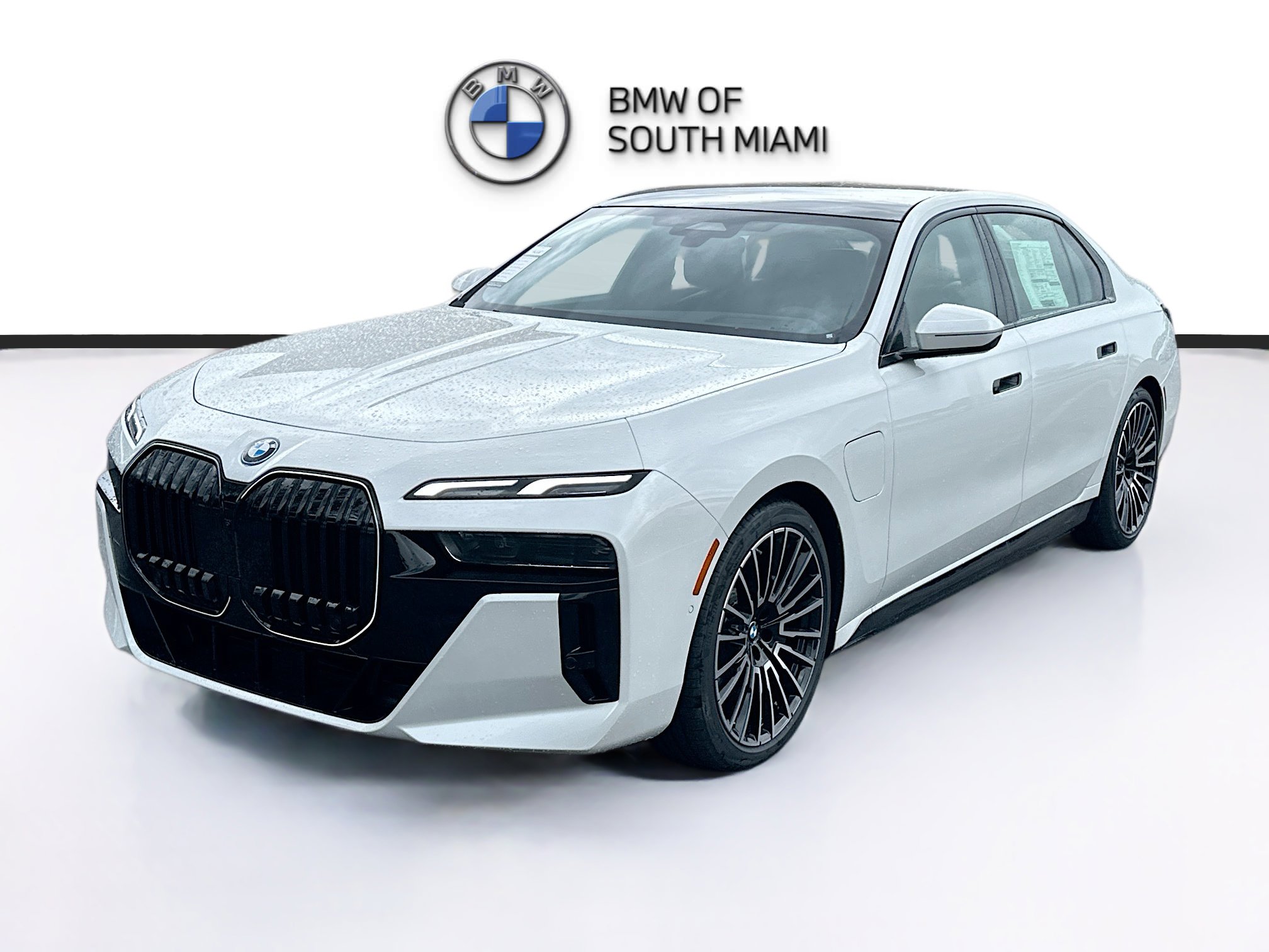 New 2026 BMW 750e xDrive w/ Premium Package image 3