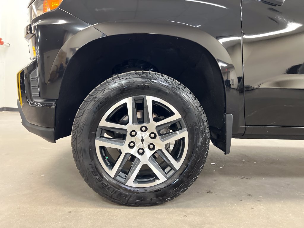Used 2020 Chevrolet Silverado 1500 Custom Trail Boss w/ Custom Convenience Package AWD/4WD image 28