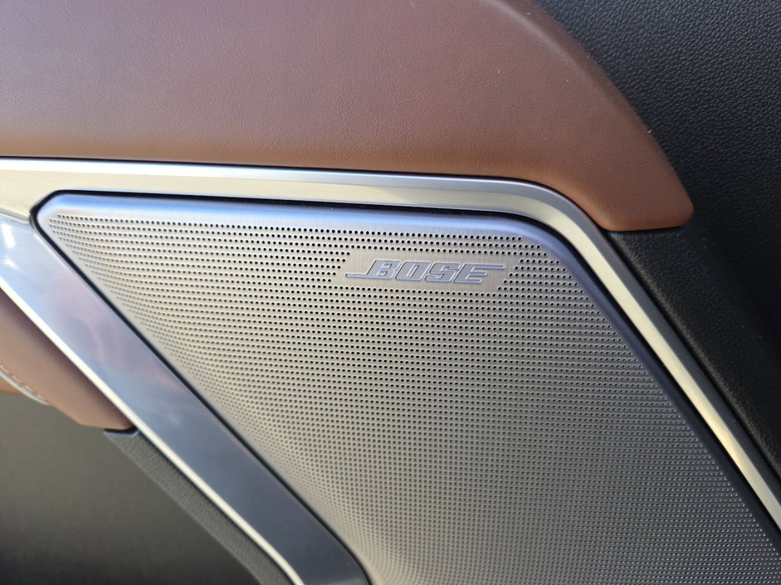 Used 2025 GMC Sierra 2500 Denali Ultimate image 9