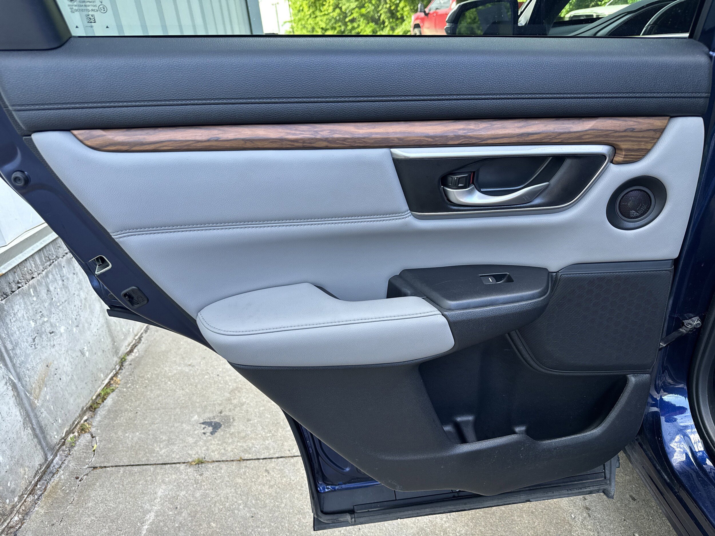 Used 2018 Honda CR-V EX-L image 11