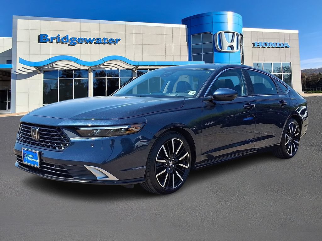 Used 2023 Honda Accord Touring image 3