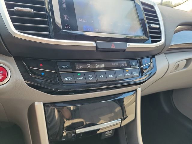 Certified 2017 Honda Accord EX-L image 22