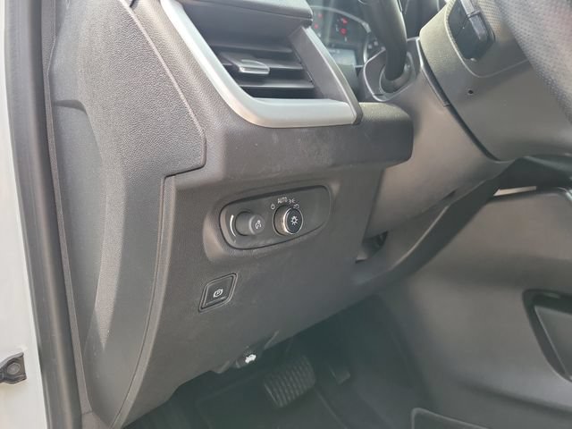 Used 2023 GMC Terrain SLE w/ Driver Convenience Package FWD image 17