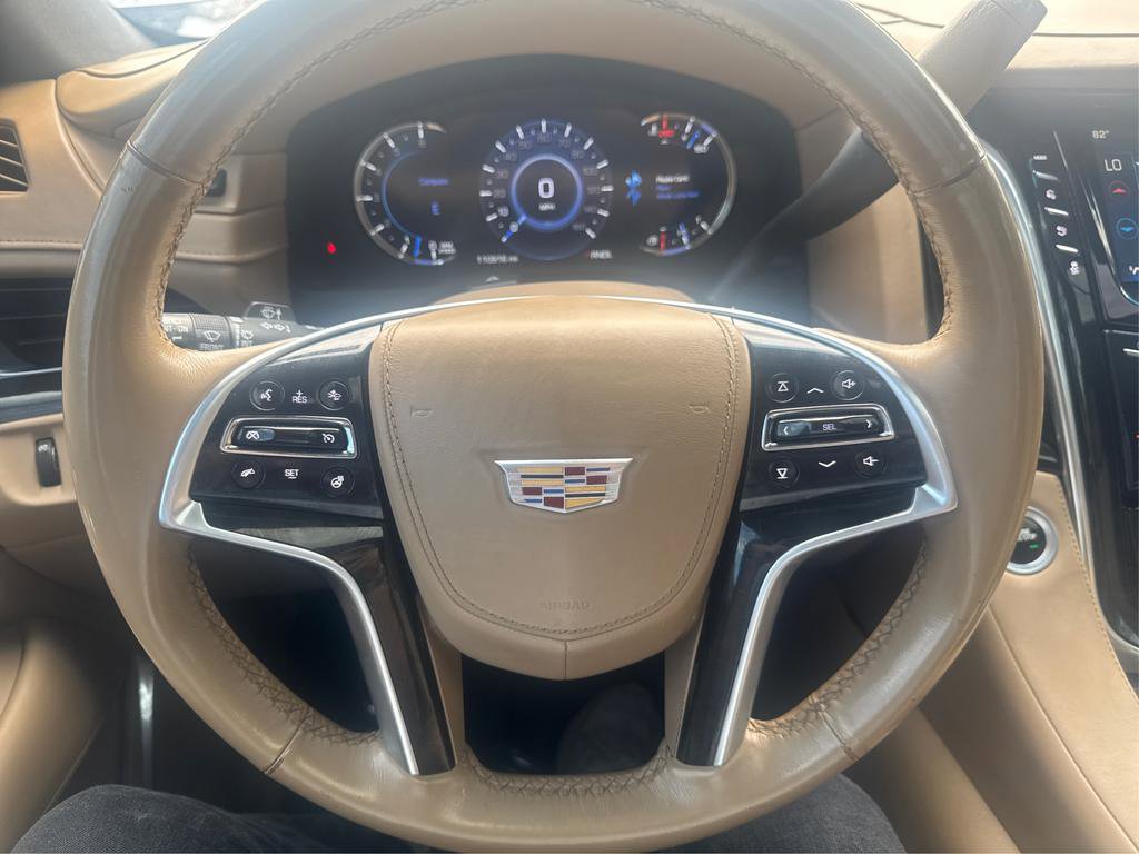 Used 2018 Cadillac Escalade Platinum RWD image 16