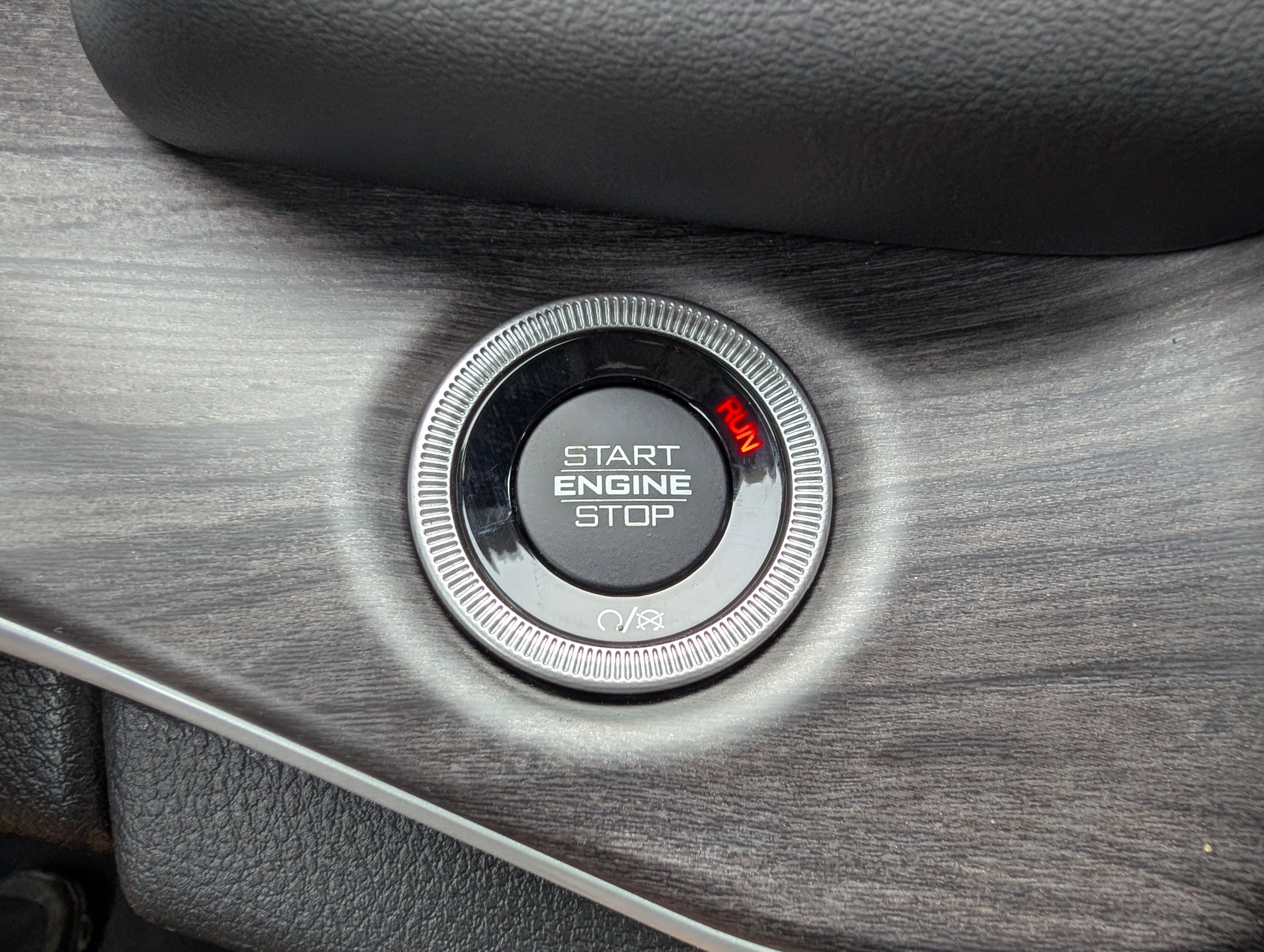 Used 2023 Jeep Grand Cherokee Limited w/ Luxury Tech Group II RWD image 35