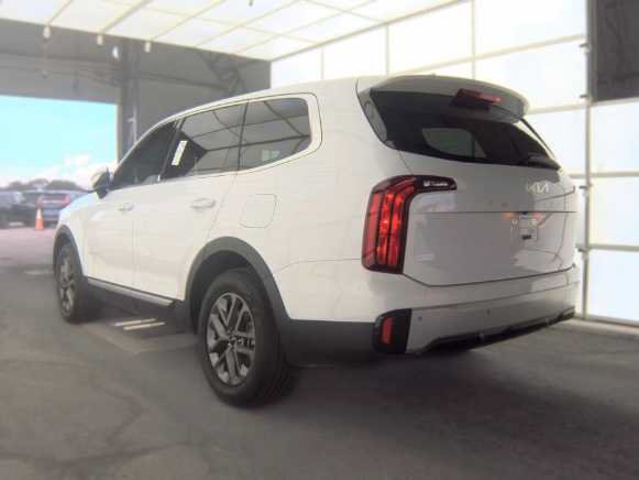 Used 2024 Kia Telluride LX FWD image 15