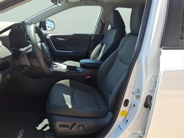 Used 2021 Toyota RAV4 XLE AWD/4WD image 12