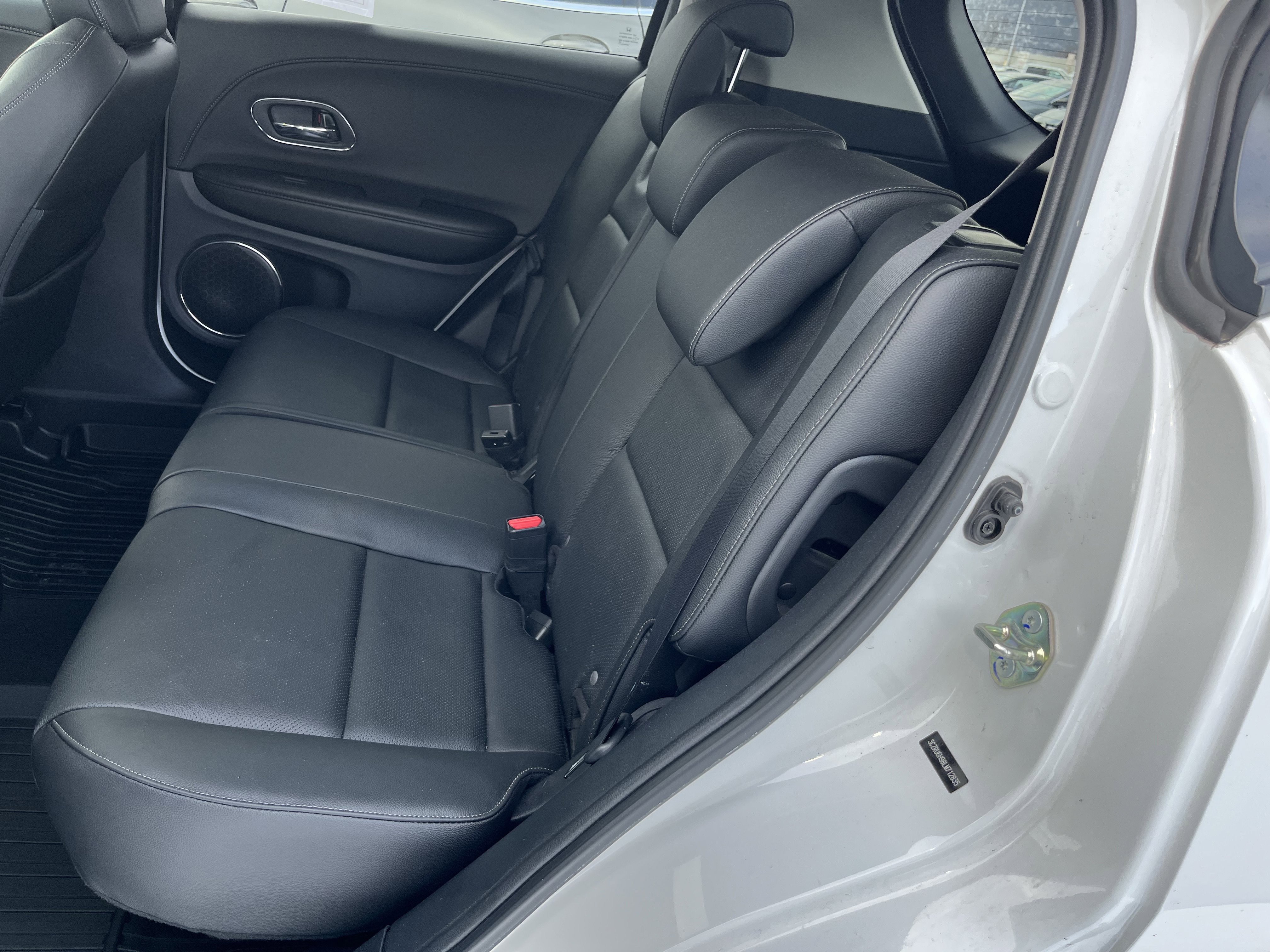 Used 2020 Honda HR-V Touring image 11