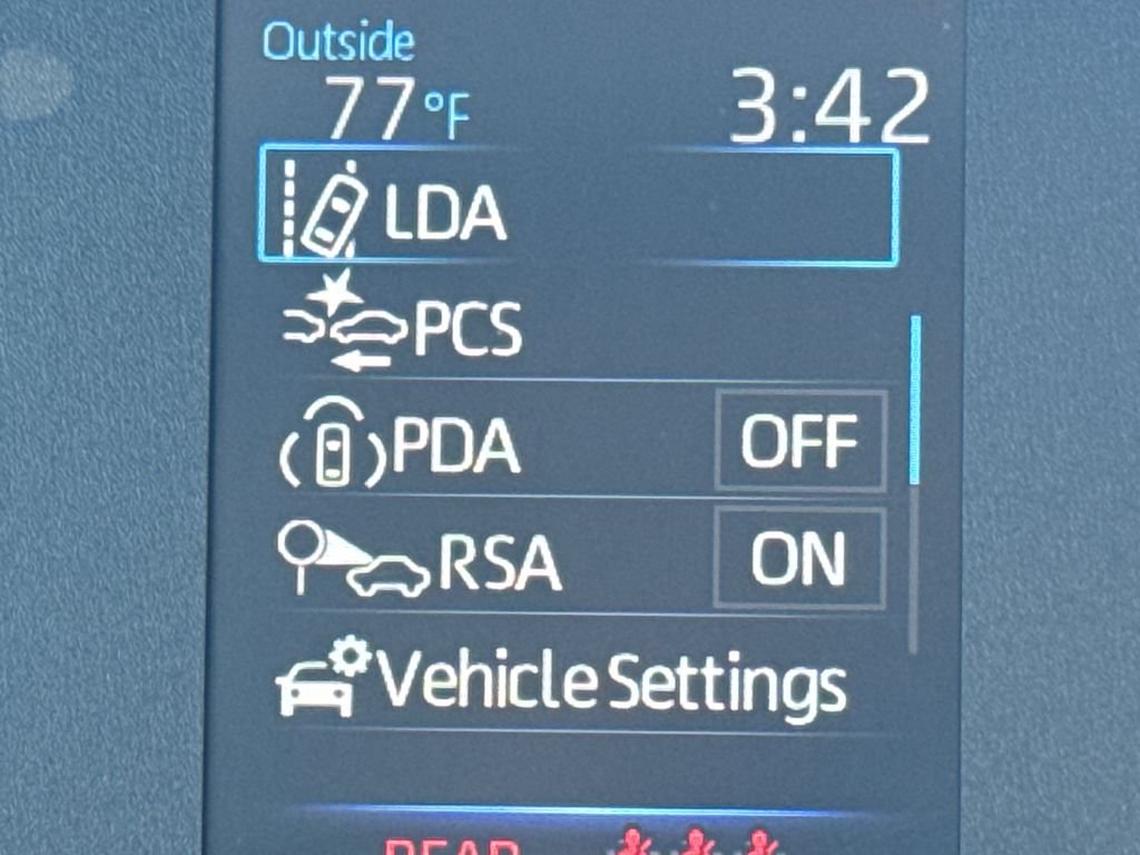 Used 2023 Toyota Corolla LE FWD image 18