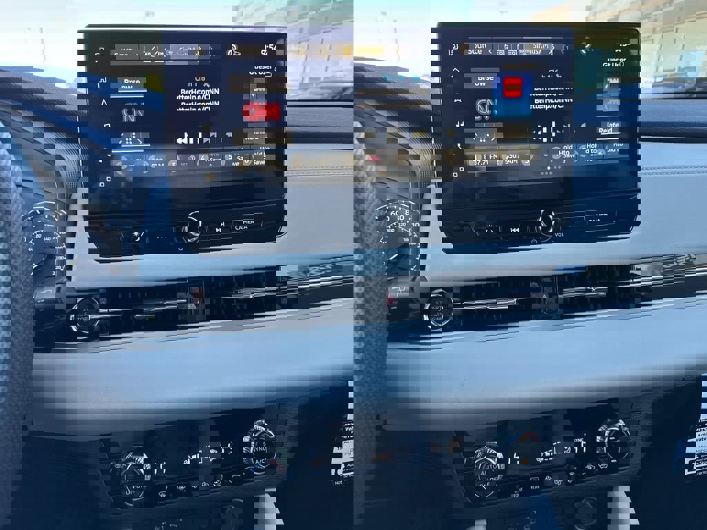 New 2025 Mitsubishi Outlander SE image 16