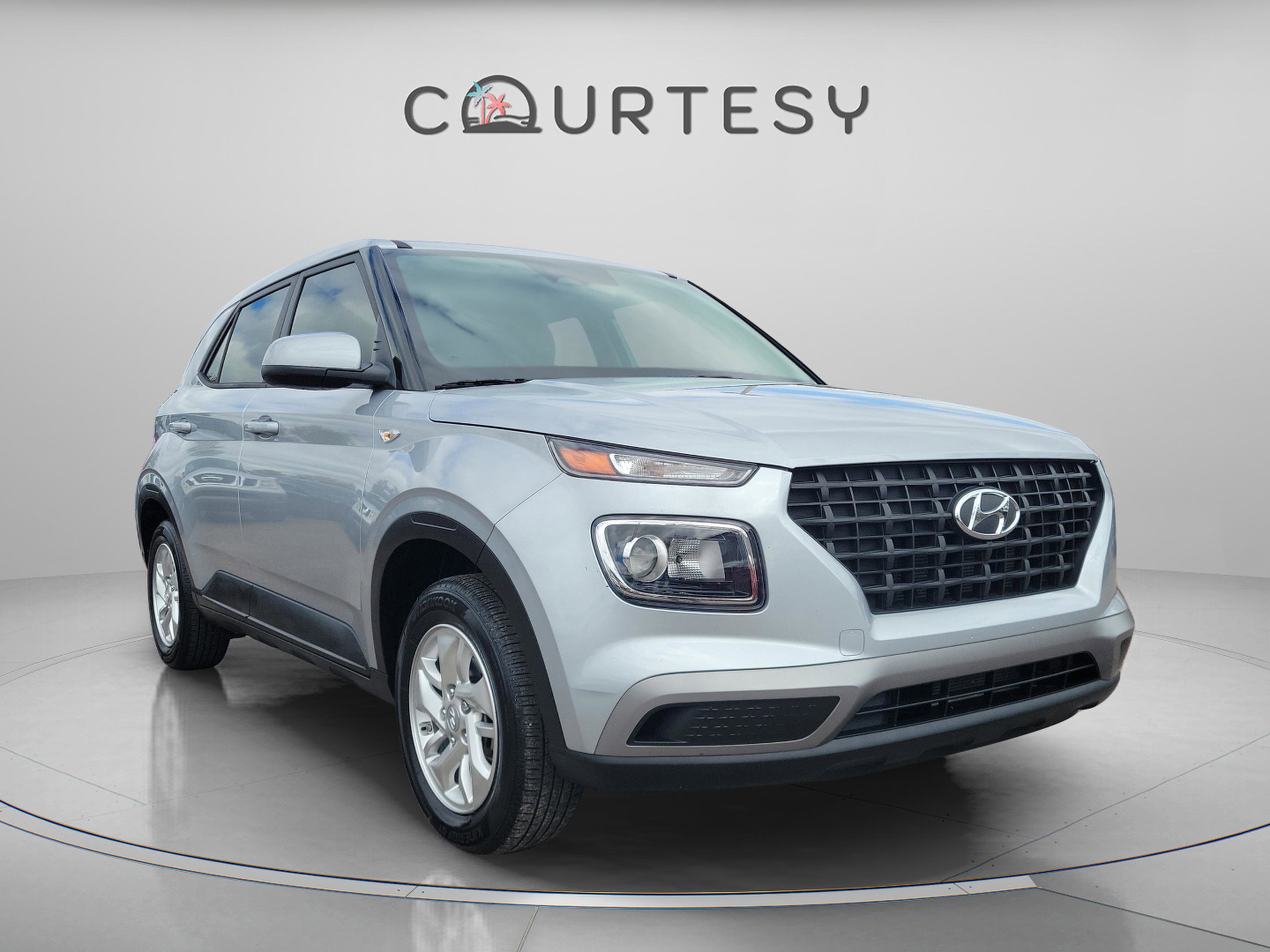 Certified 2023 Hyundai Venue SE image 5