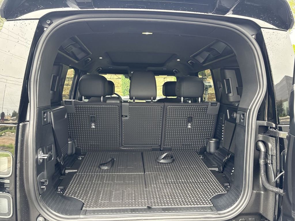 New 2026 Land Rover Defender 110 X AWD/4WD image 19