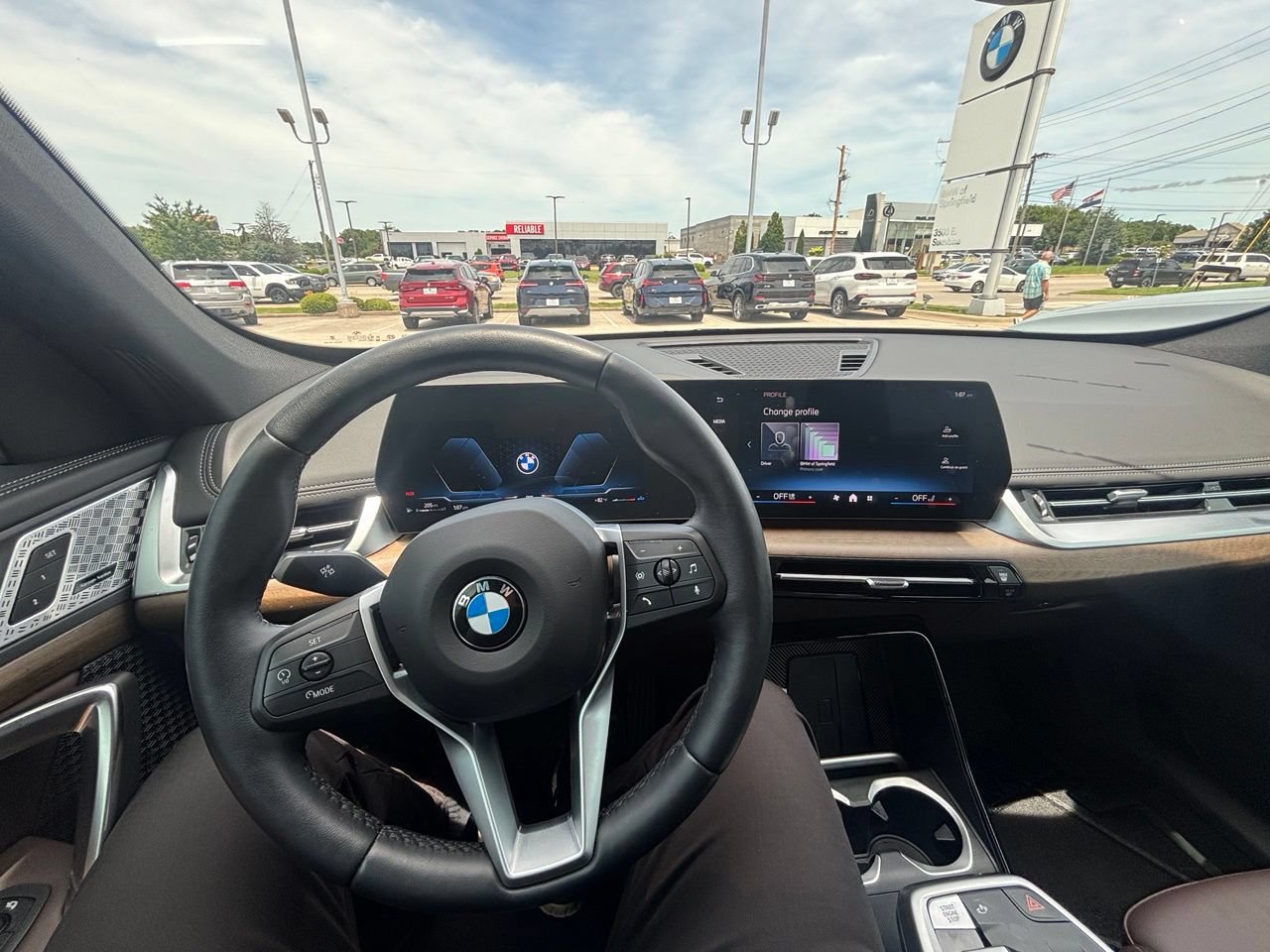 Certified 2025 BMW X1 xDrive28i w/ Convenience Package AWD/4WD image 11