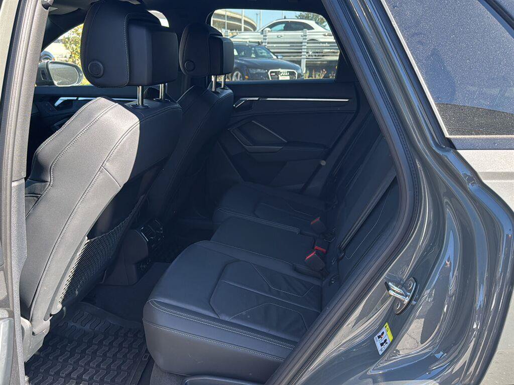 Used 2023 Audi Q3 2.0T Premium Plus w/ Premium Plus Package AWD/4WD image 15