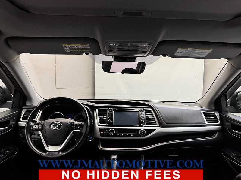 Used 2018 Toyota Highlander XLE AWD/4WD image 12