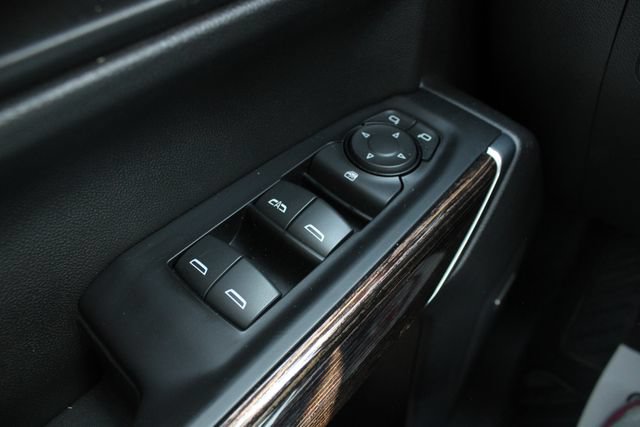 Used 2020 GMC Sierra 1500 Elevation w/ Elevation Value Package AWD/4WD image 8