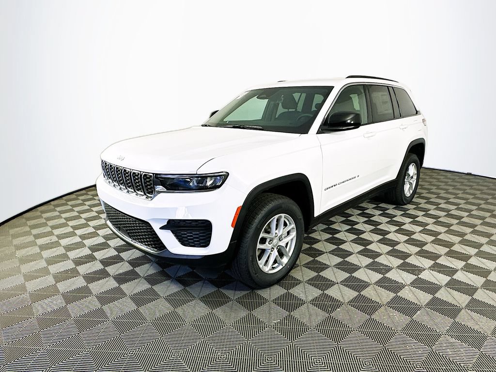 New 2026 Jeep Grand Cherokee Laredo AWD/4WD image 4