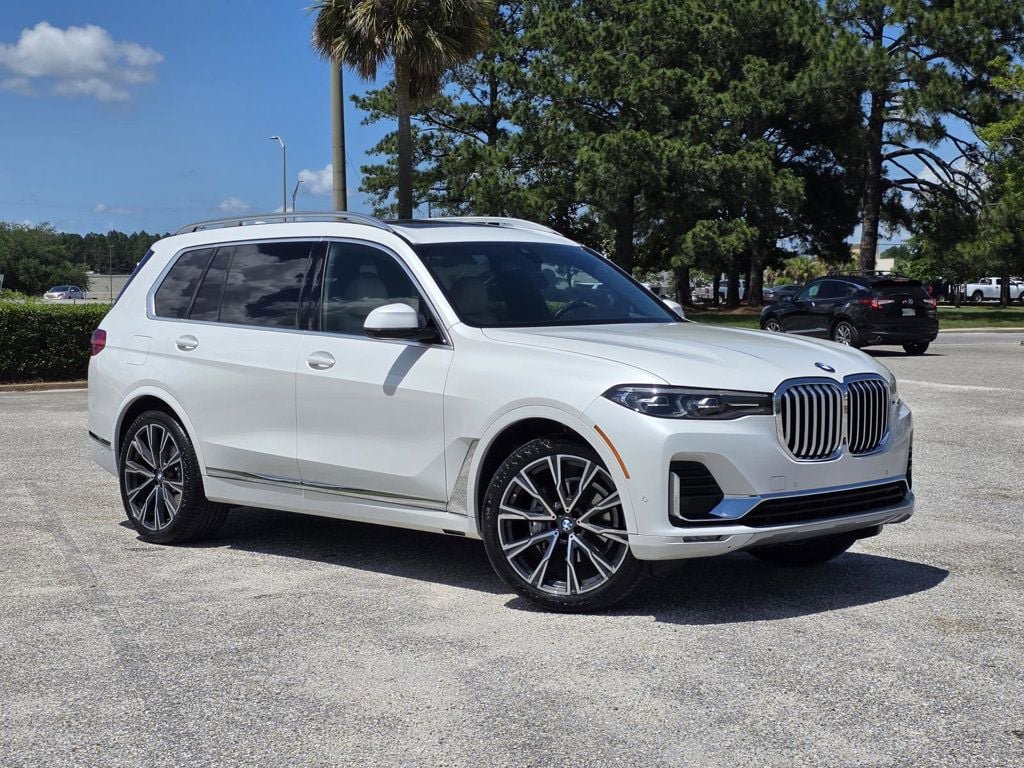 Used 2022 BMW X7 xDrive40i w/ Premium Package AWD/4WD image 1