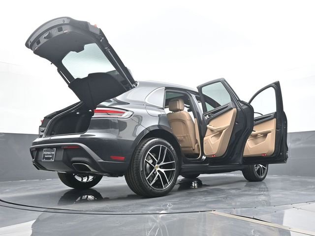 New 2026 Porsche Macan image 27
