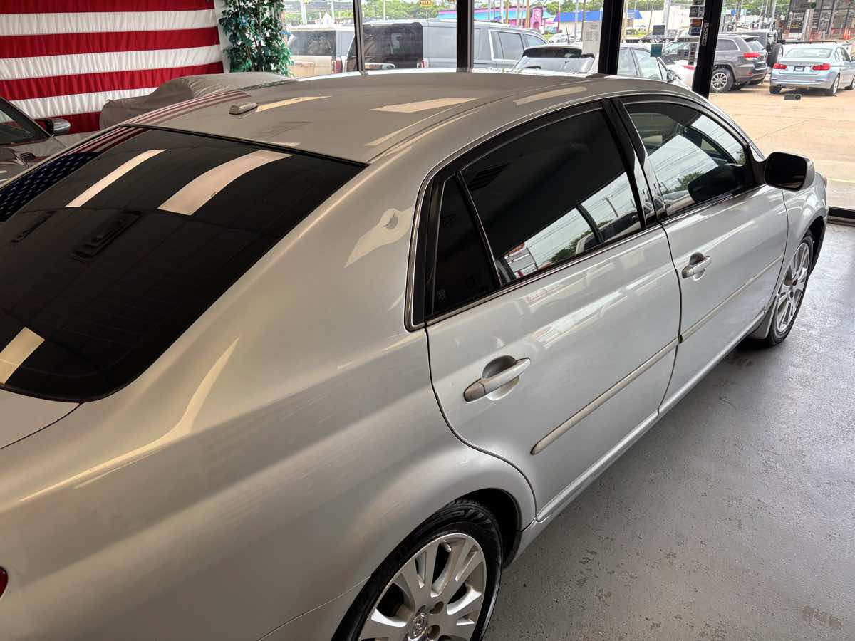 Used 2009 Toyota Avalon XLS FWD image 6