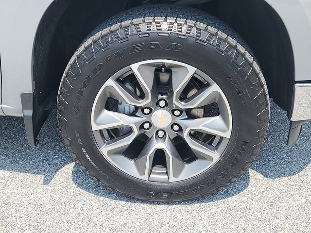 Used 2024 Chevrolet Silverado 1500 LT AWD/4WD image 8