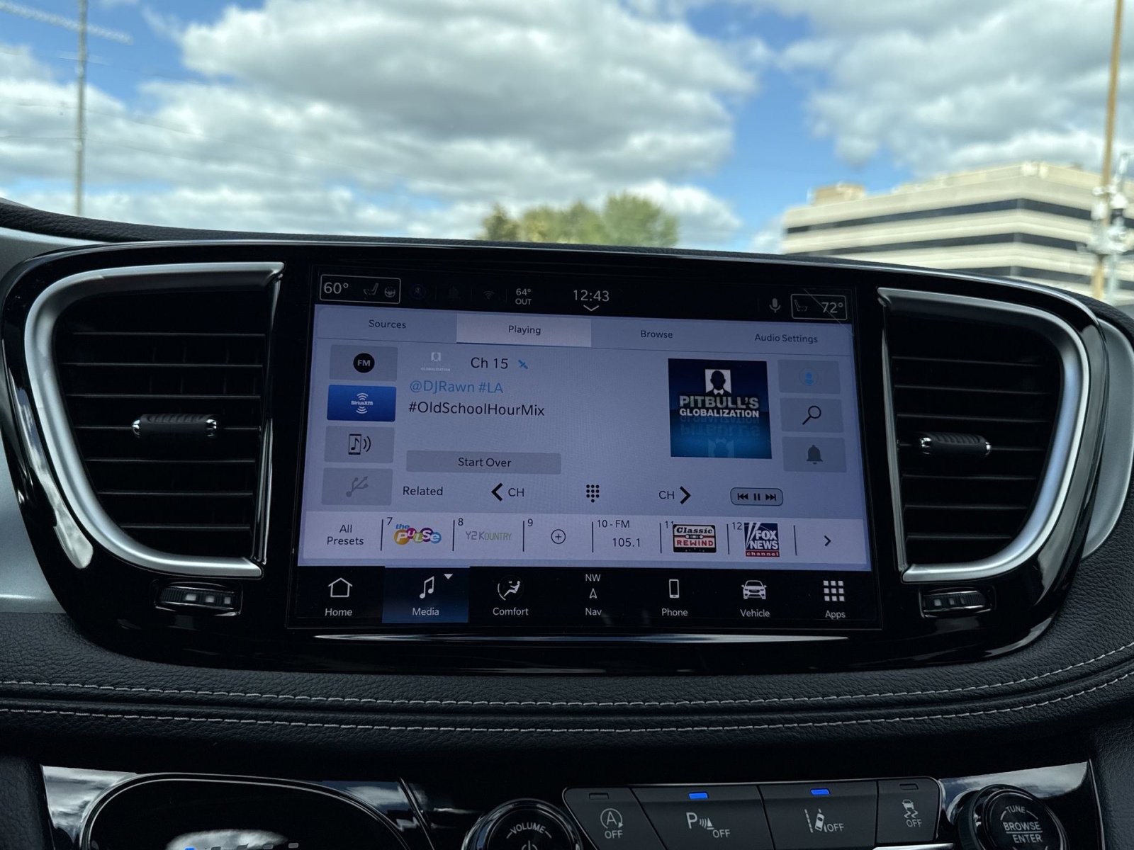 New 2026 Chrysler Pacifica Limited w/ S Appearance Package image 18