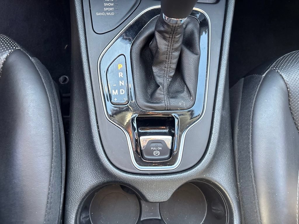 Used 2019 Jeep Cherokee Limited AWD/4WD image 13