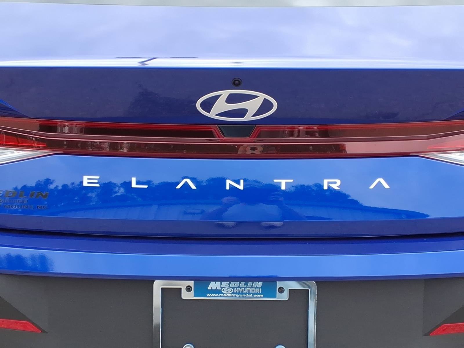 New 2026 Hyundai Elantra SE FWD image 5