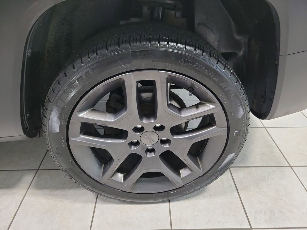 Used 2019 Jeep Renegade Limited w/ Quick Order Package 22P image 56