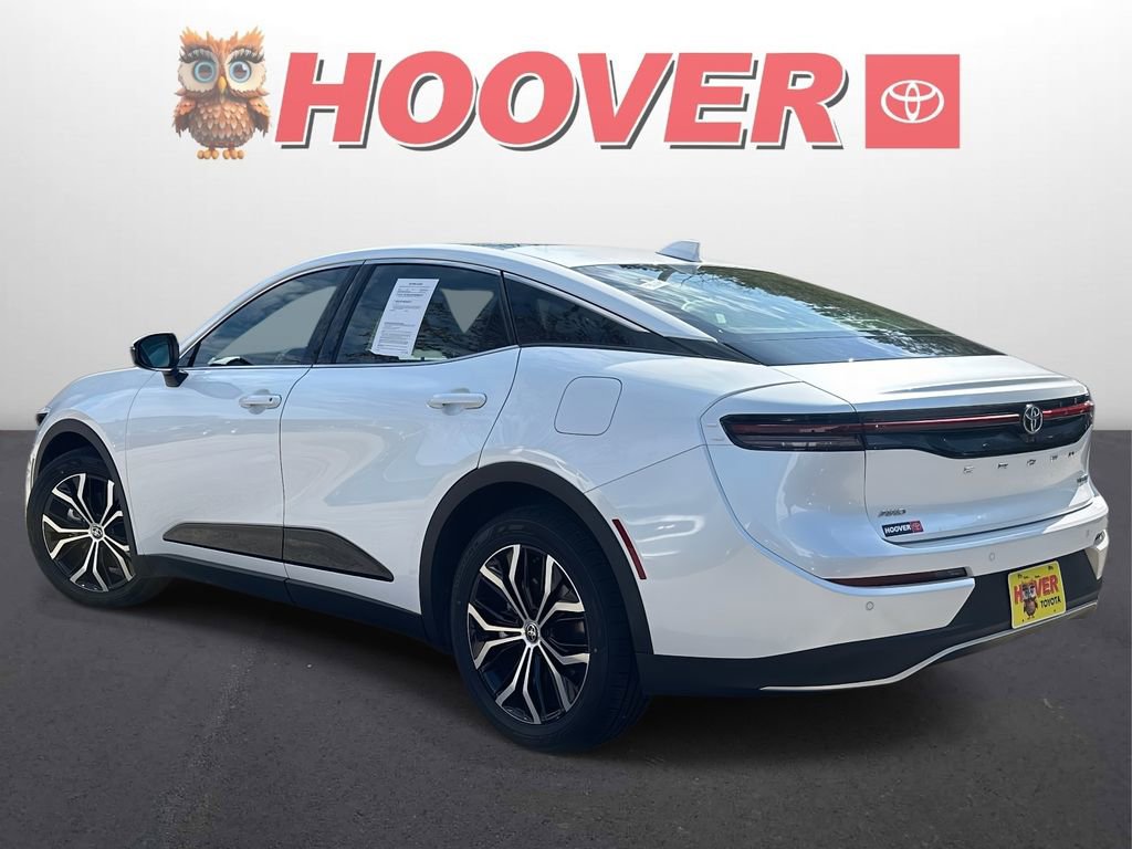 Used 2023 Toyota Crown Limited image 5