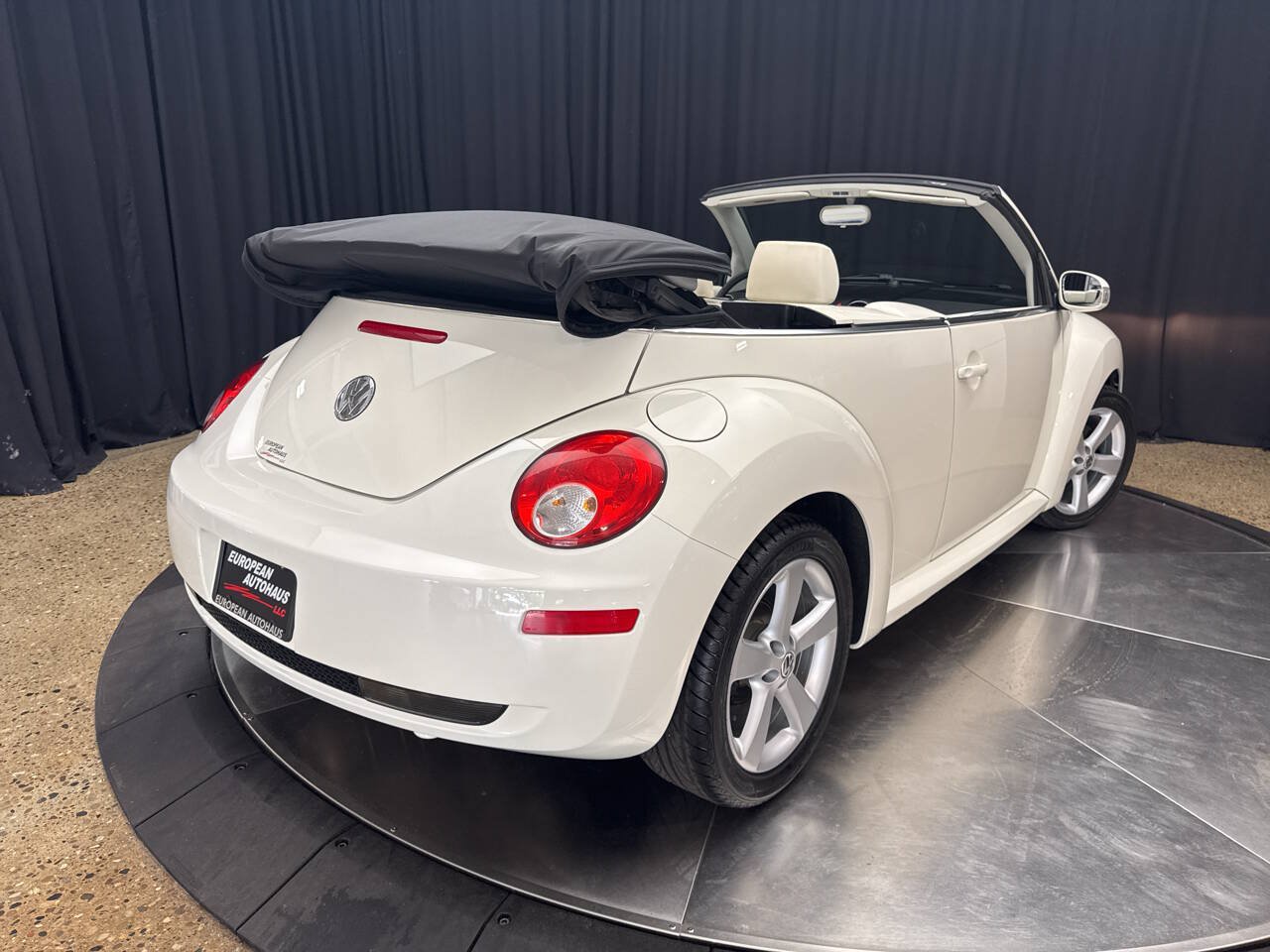 Used 2007 Volkswagen Beetle Triple White Edition FWD image 6