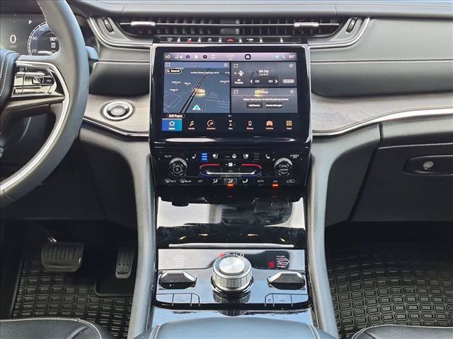 Used 2023 Jeep Grand Cherokee Overland AWD/4WD image 14