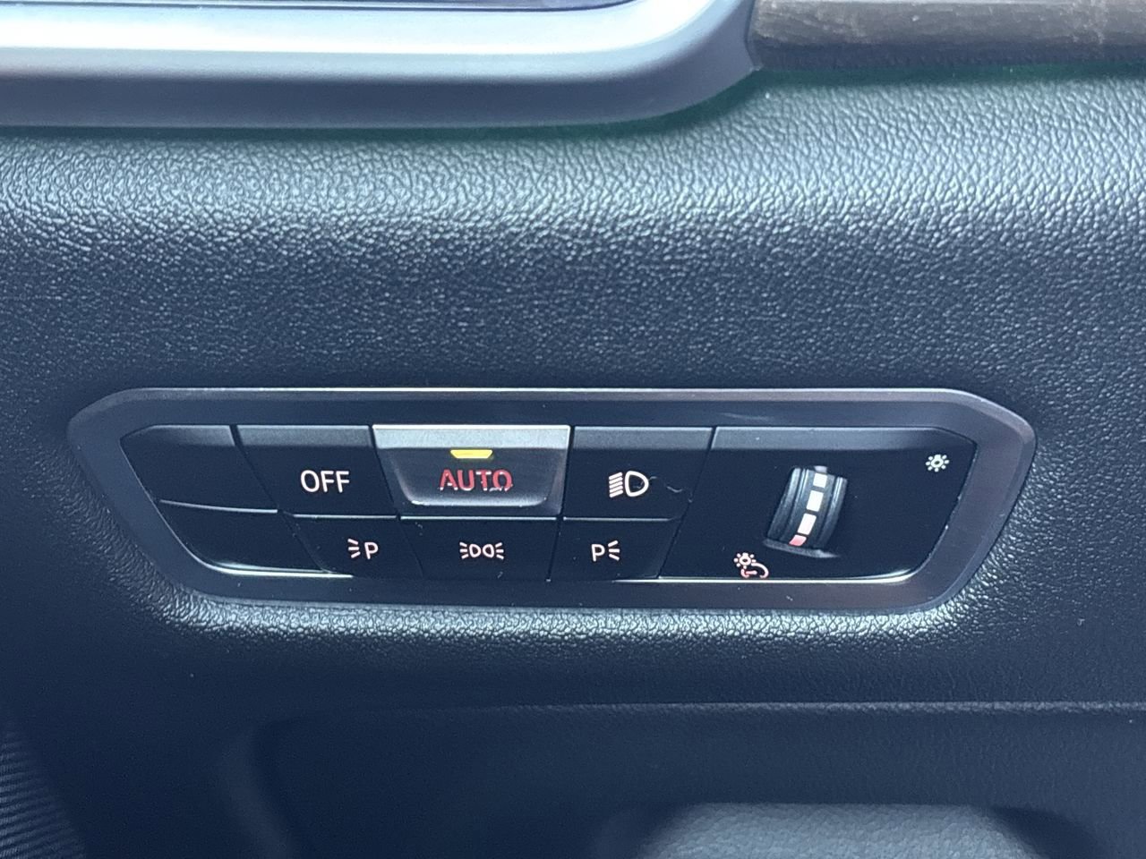 Used 2022 BMW X5 xDrive40i w/ Executive Package image 21