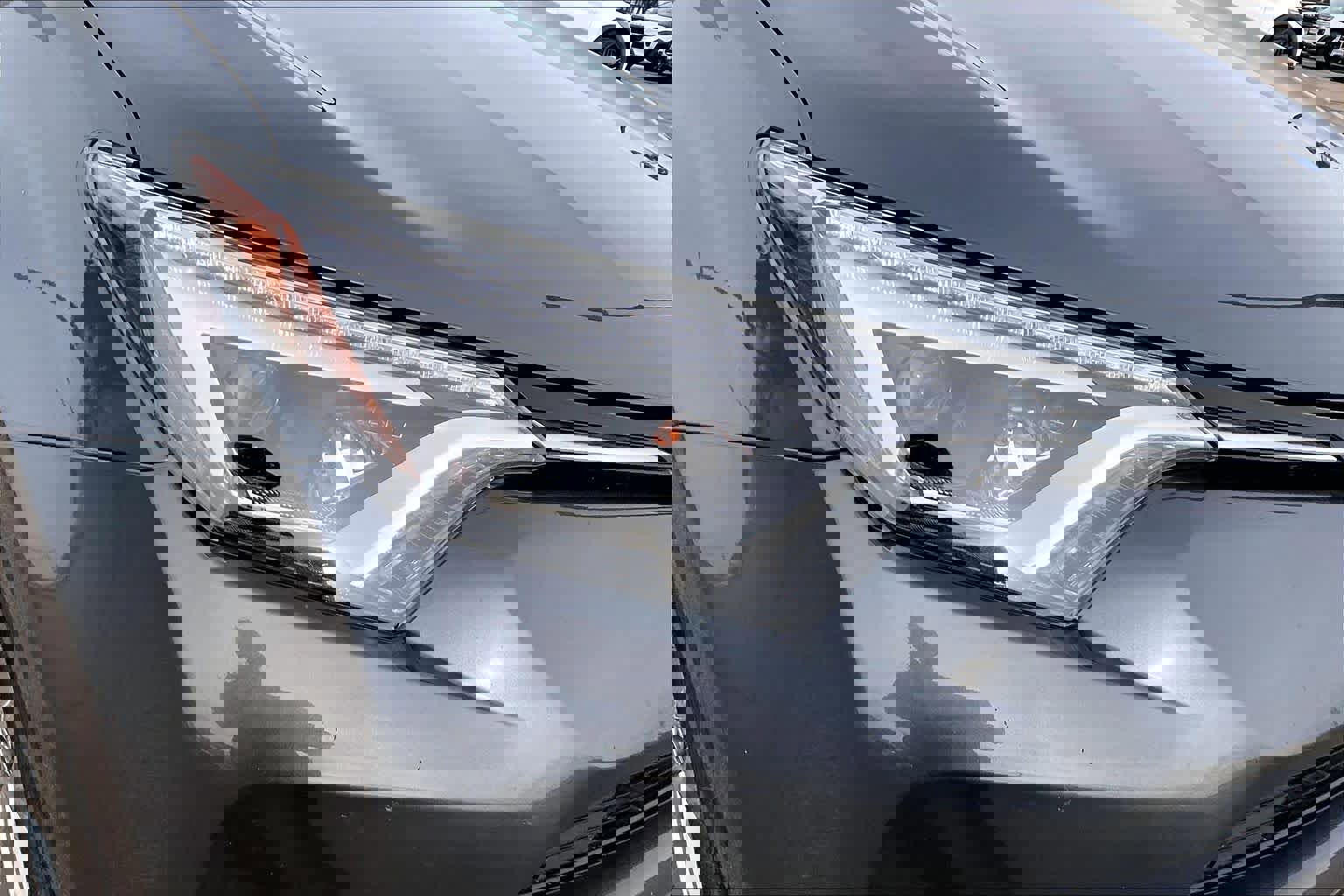 Used 2018 Toyota RAV4 Limited image 27