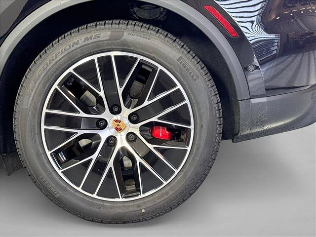 Used 2026 Porsche Macan 4S Electric AWD/4WD image 25