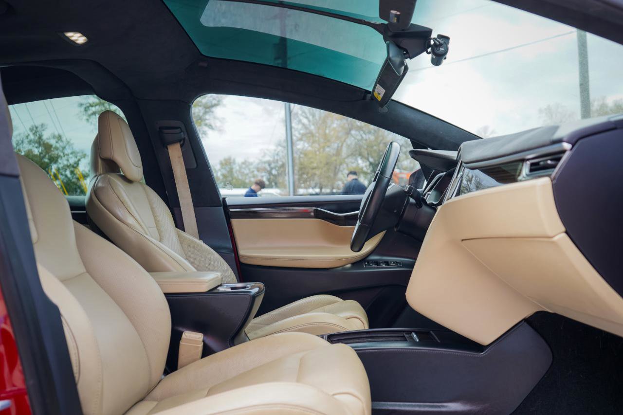 Used 2016 Tesla Model X P90D image 8