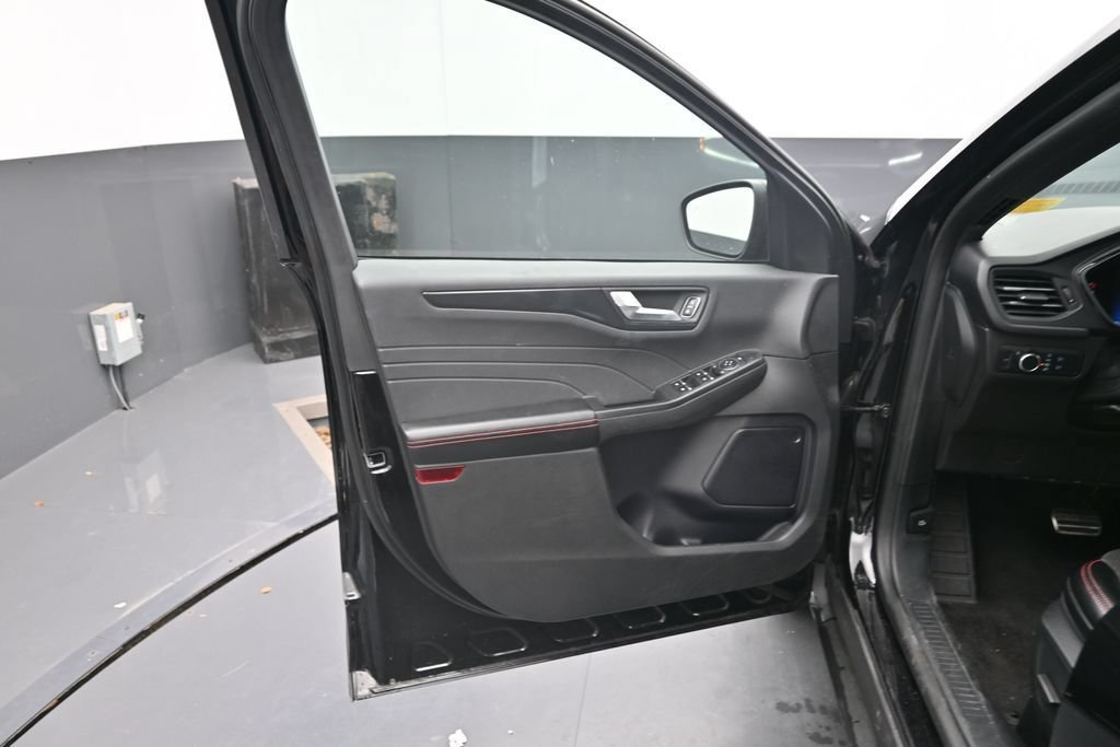 Used 2024 Ford Escape ST-Line AWD/4WD image 16