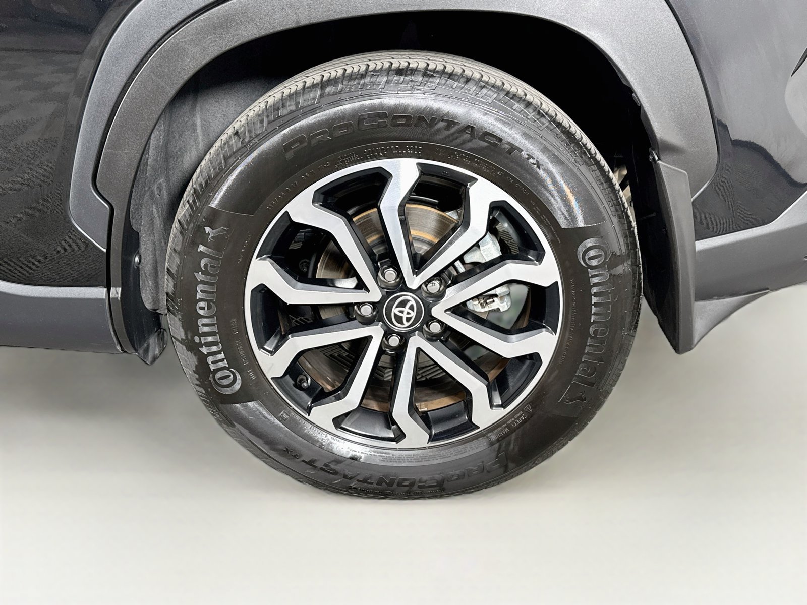 Certified 2025 Toyota Corolla Cross AWD Hybrid image 28