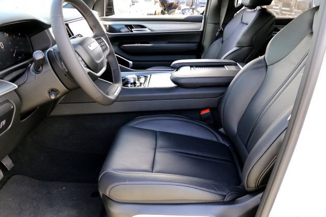 New 2026 Jeep Grand Wagoneer Limited AWD/4WD image 9