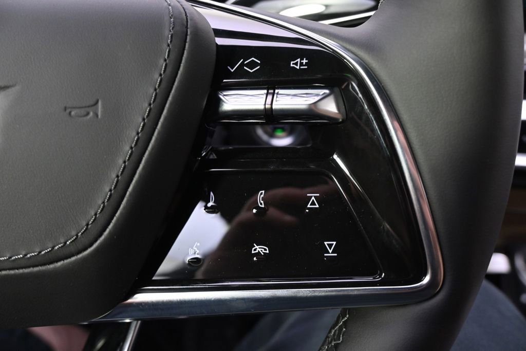 New 2025 Cadillac Lyriq Luxury w/ Nappa Leather Package image 33